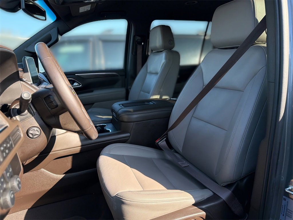 Certified 2022 Chevrolet Suburban LT w/ Luxury Package image 11