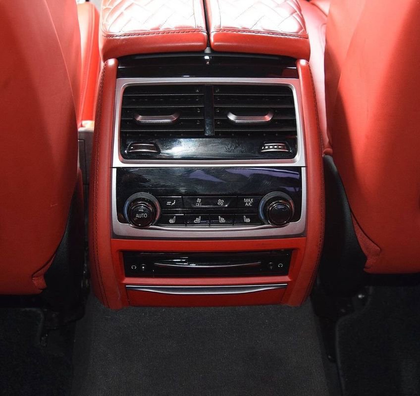 Used 2022 BMW M760i xDrive w/ Luxury Rear Seating Package image 64