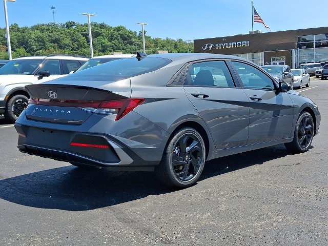 New 2026 Hyundai Elantra SEL Sport FWD image 4