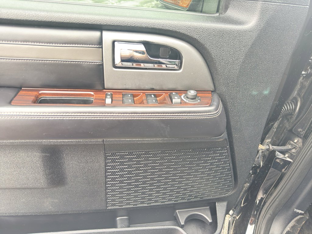 Used 2017 Ford Expedition Max Platinum image 17