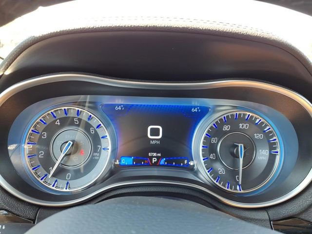 Used 2023 Chrysler 300 Touring w/ Sport Appearance Package RWD image 17