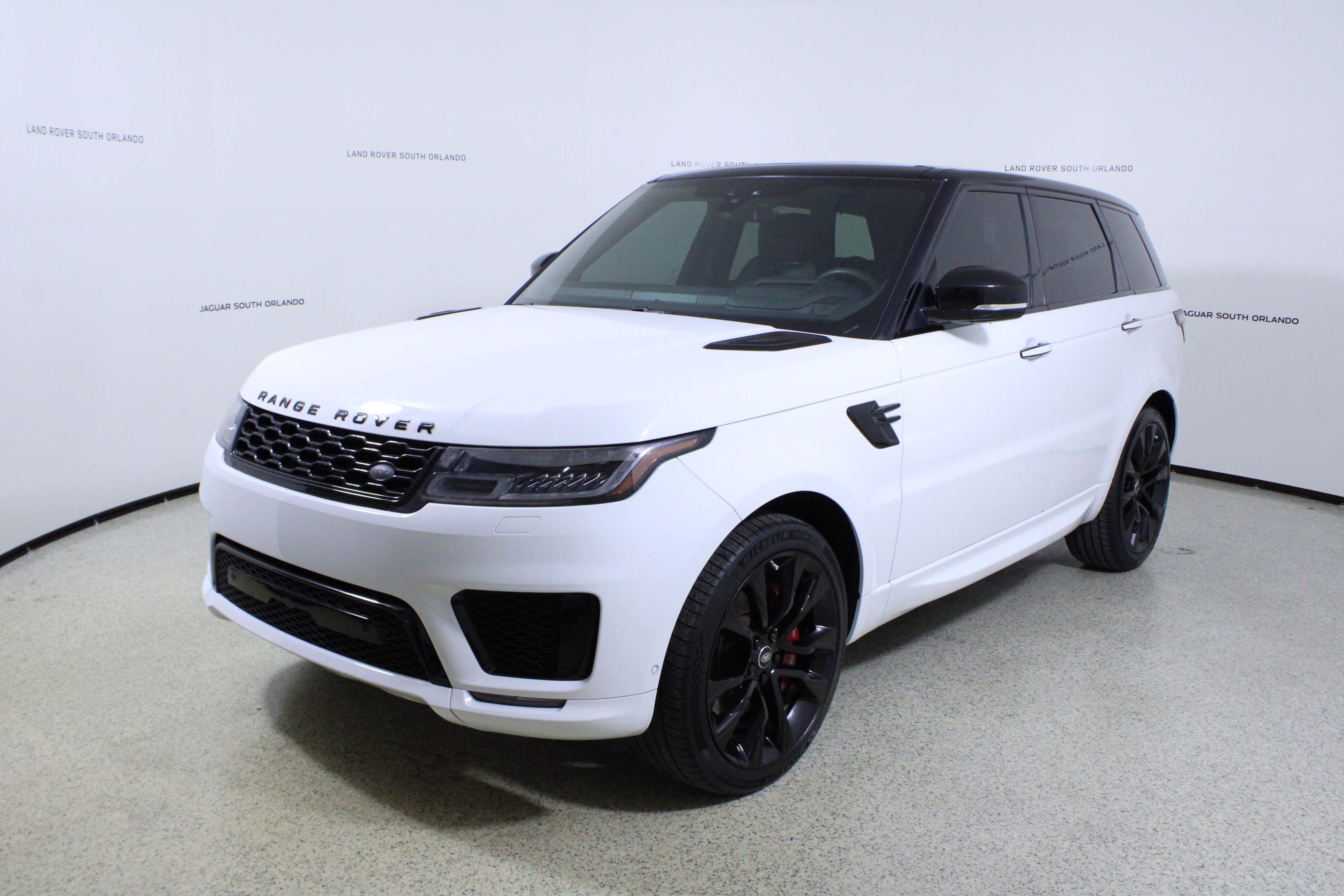 Used 2020 Land Rover Range Rover Sport HST image 4