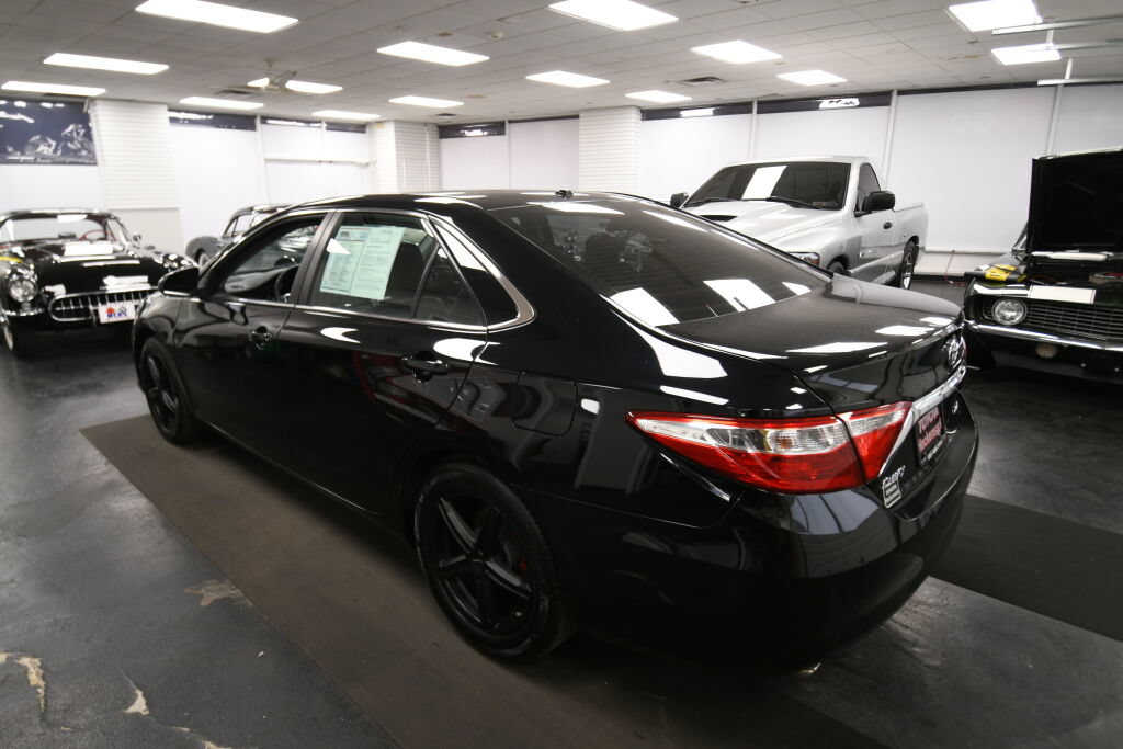 Used 2015 Toyota Camry XLE FWD image 6