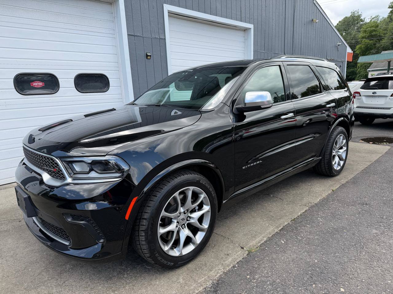 Used 2024 Dodge Durango Citadel w/ Tow 'N Go Group AWD/4WD image 1