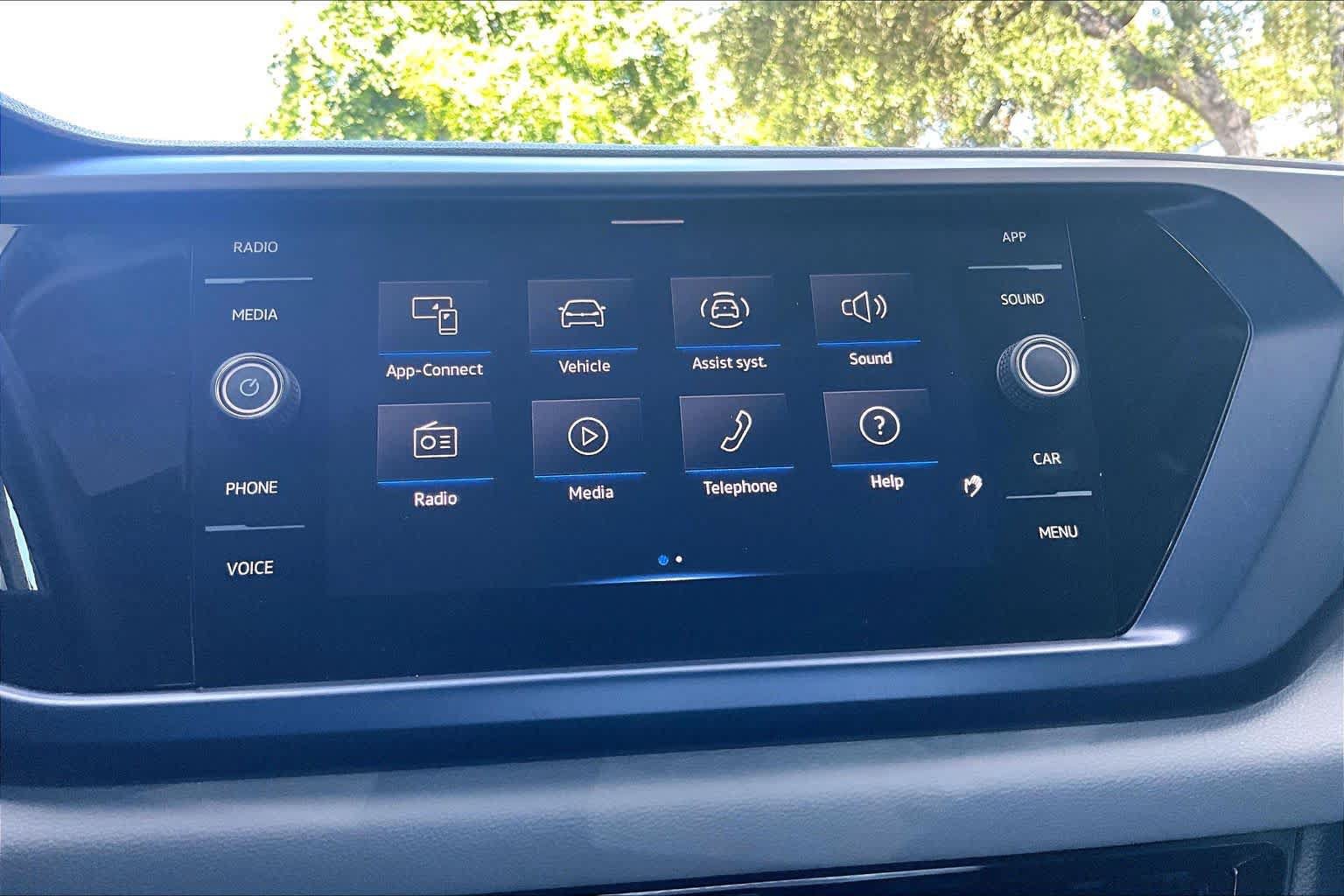 Certified 2023 Volkswagen Taos SE FWD image 36