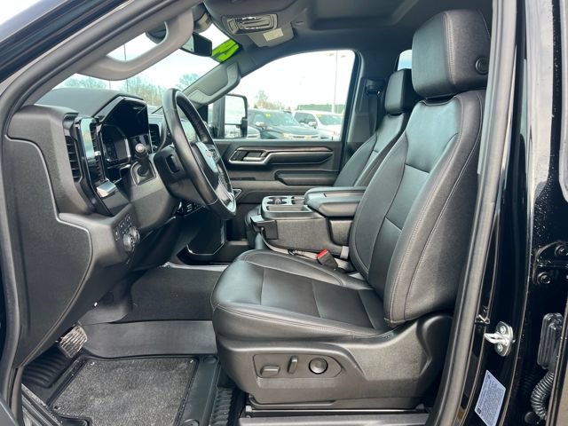 Used 2024 Chevrolet Silverado 2500 LTZ AWD/4WD image 17