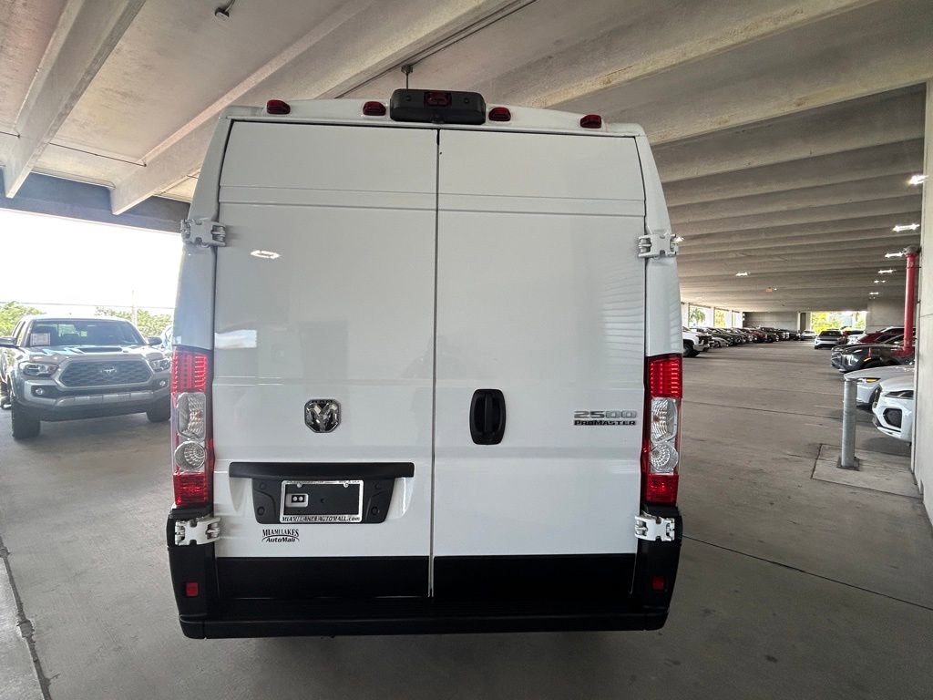 Used 2025 RAM ProMaster 2500 w/ Convenience Group image 4