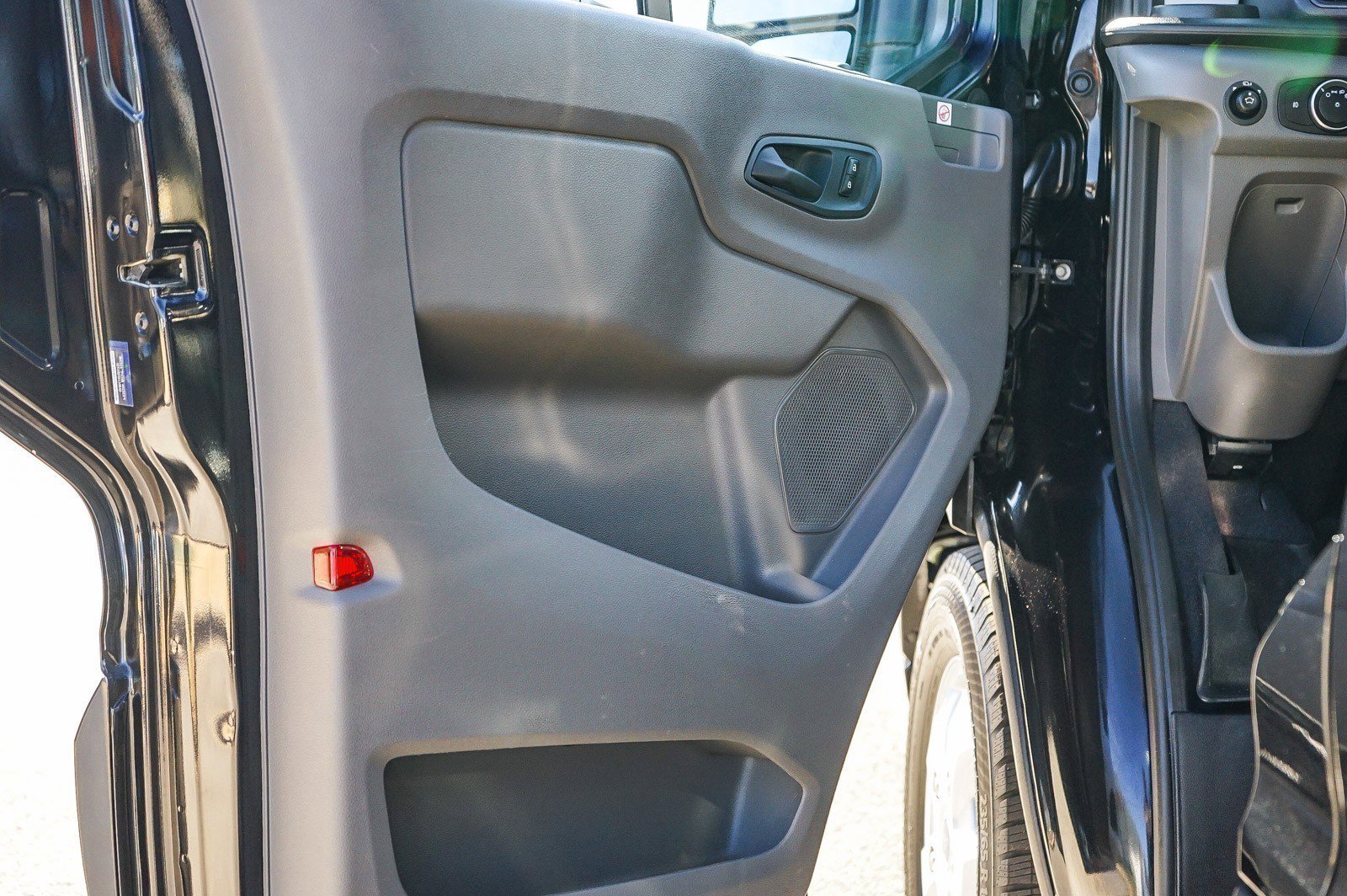 Used 2020 Ford Transit 350 XLT image 20