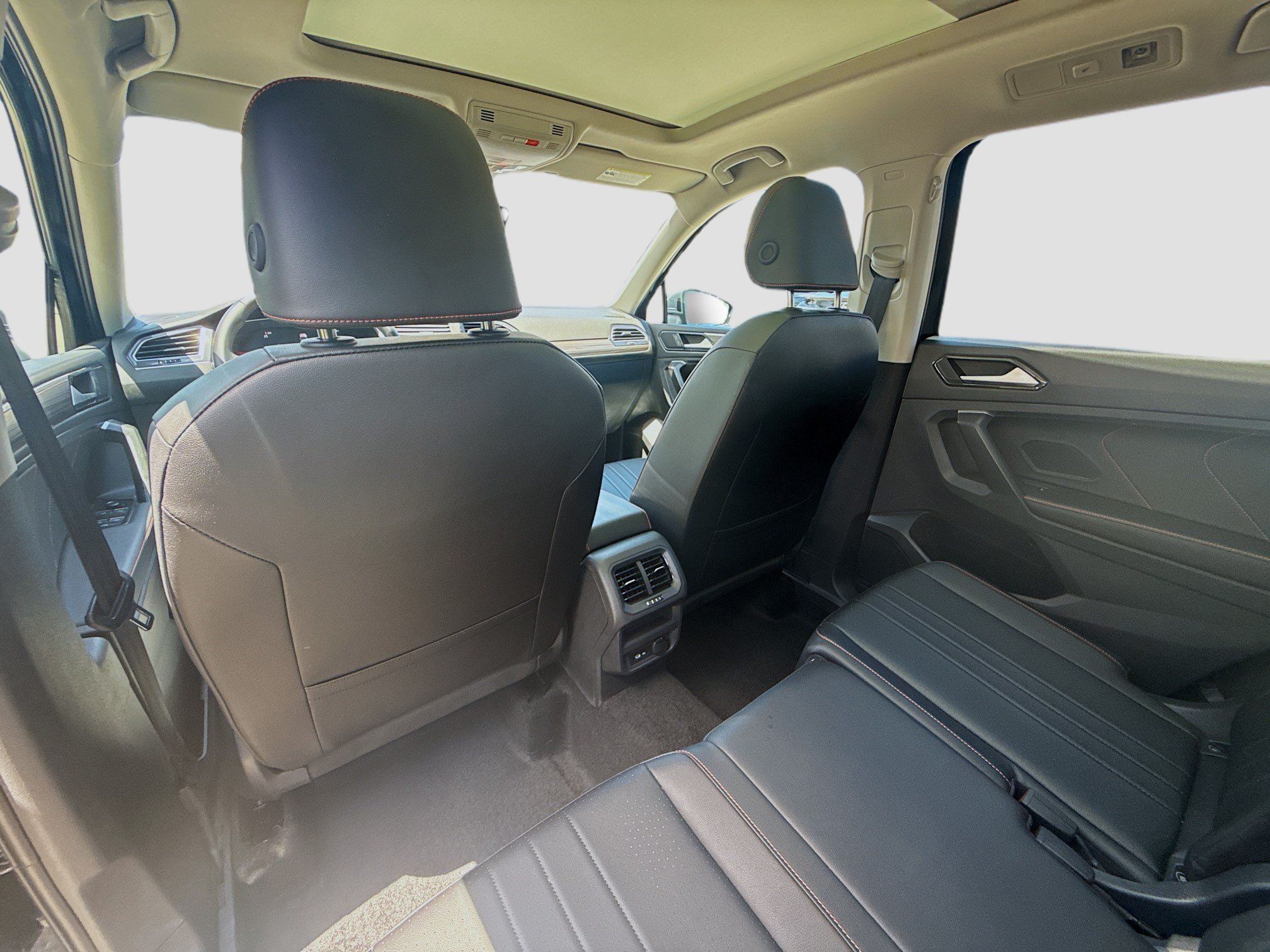 Certified 2024 Volkswagen Tiguan Wolfsburg Edition FWD image 24