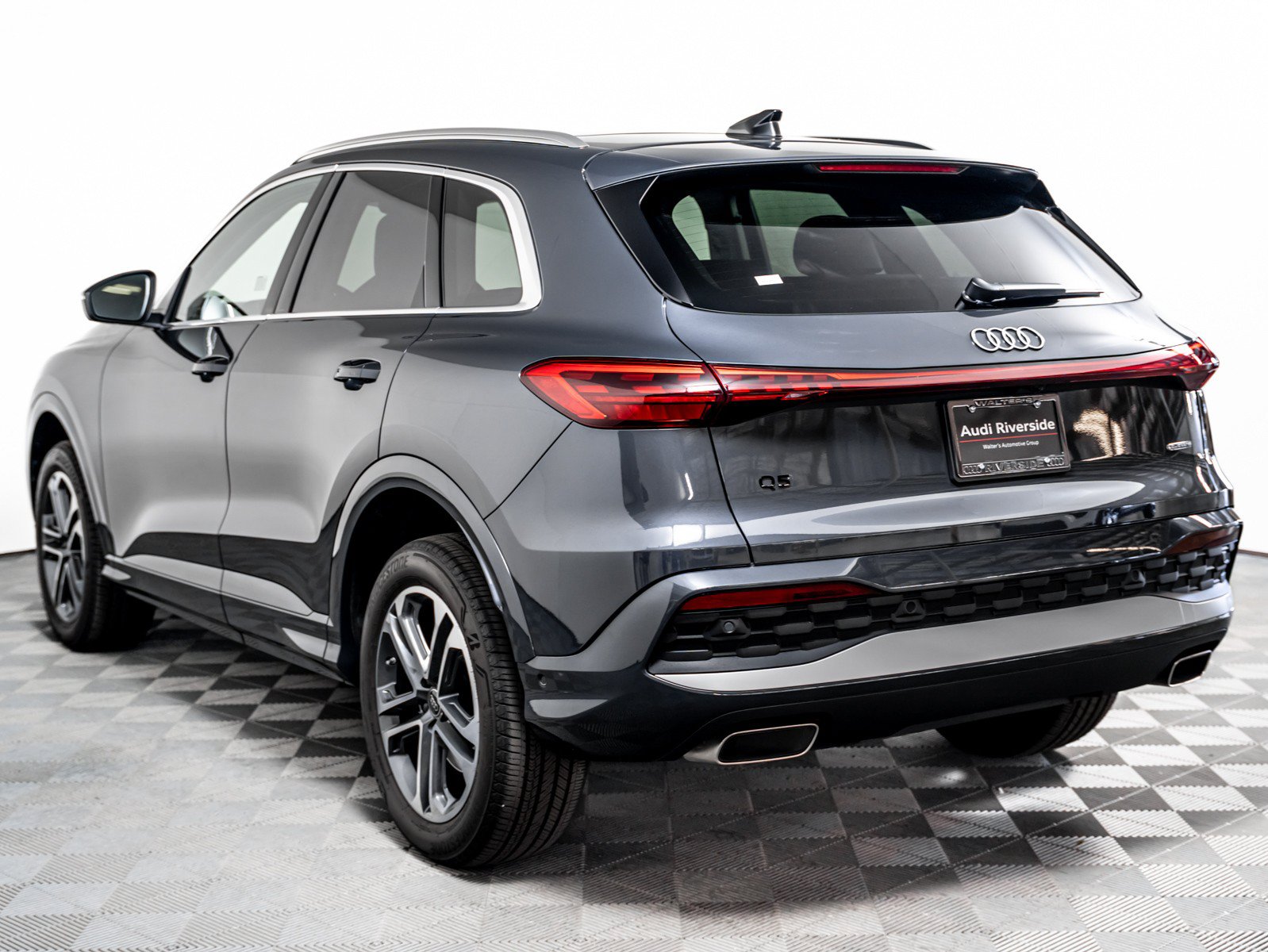 Certified 2025 Audi Q5 Premium w/ Premium Plus AWD/4WD image 2