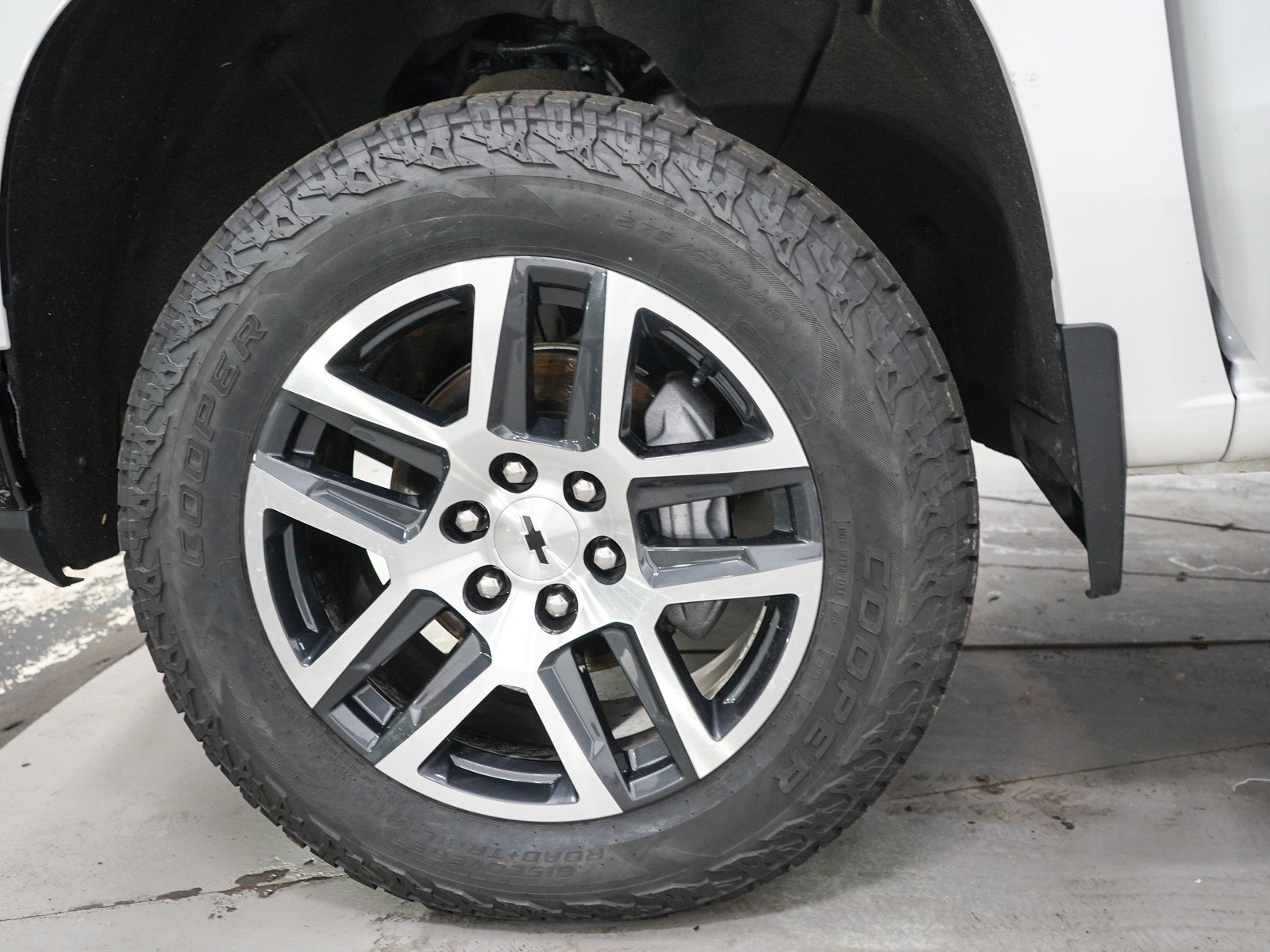 Used 2020 Chevrolet Silverado 1500 LT Trail Boss AWD/4WD image 31