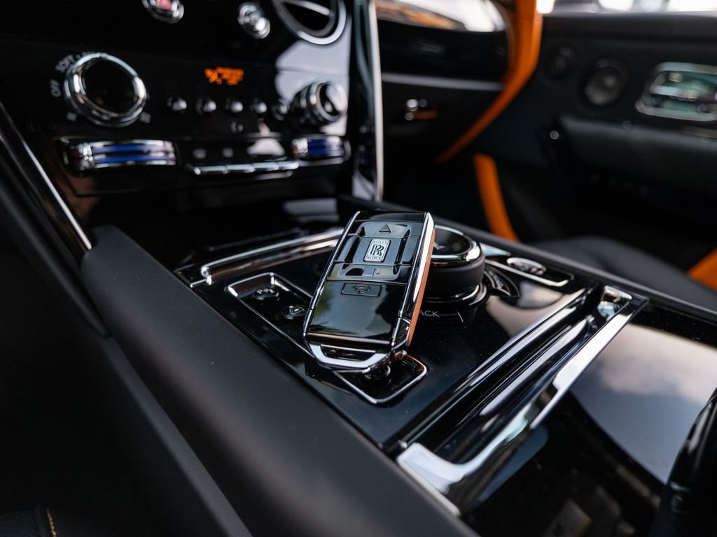Used 2026 Rolls-Royce Cullinan Black Badge AWD/4WD image 40