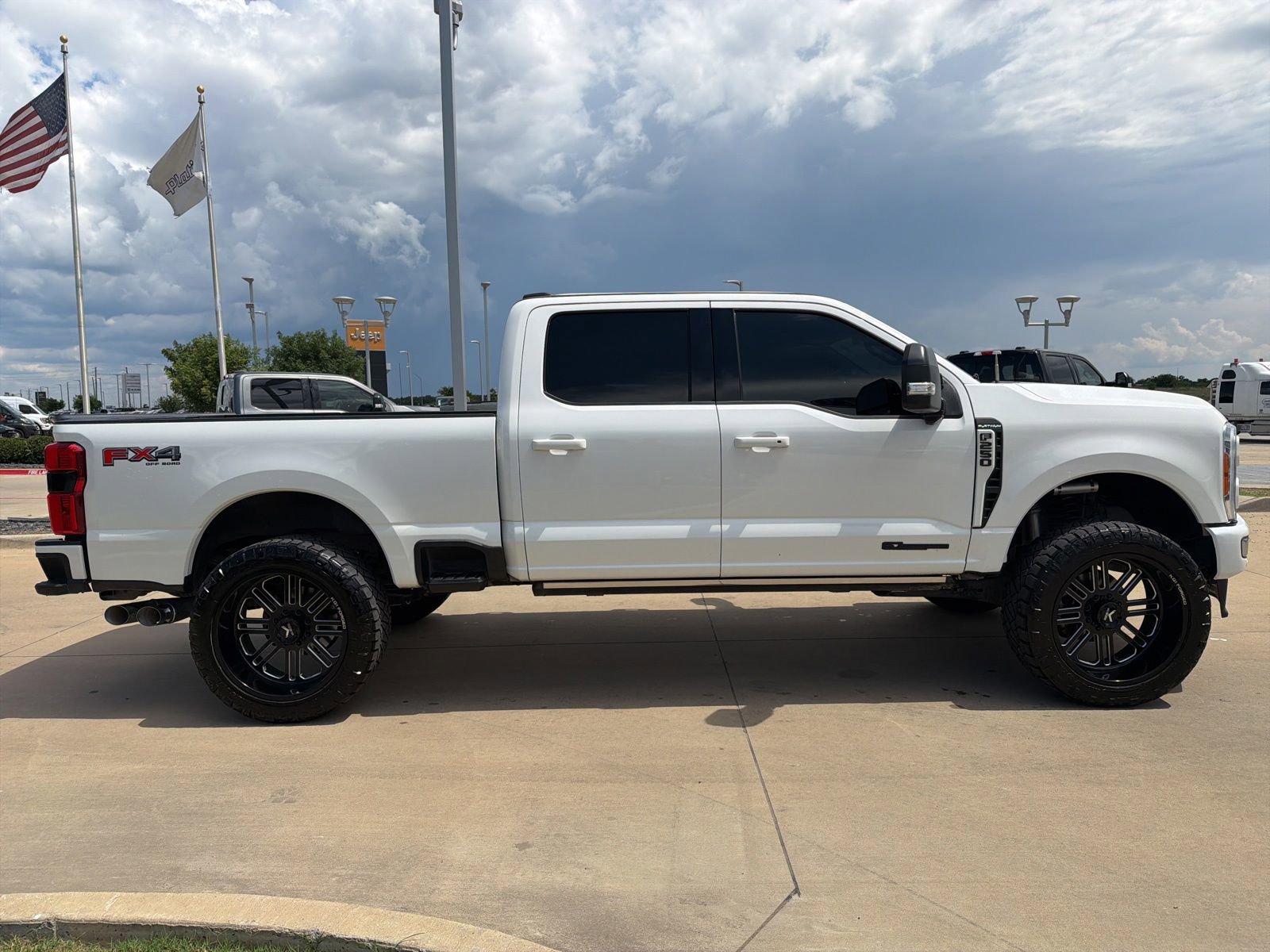 Used 2023 Ford F250 Platinum AWD/4WD image 6