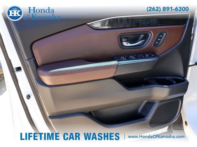Certified 2025 Honda Pilot Elite image 24