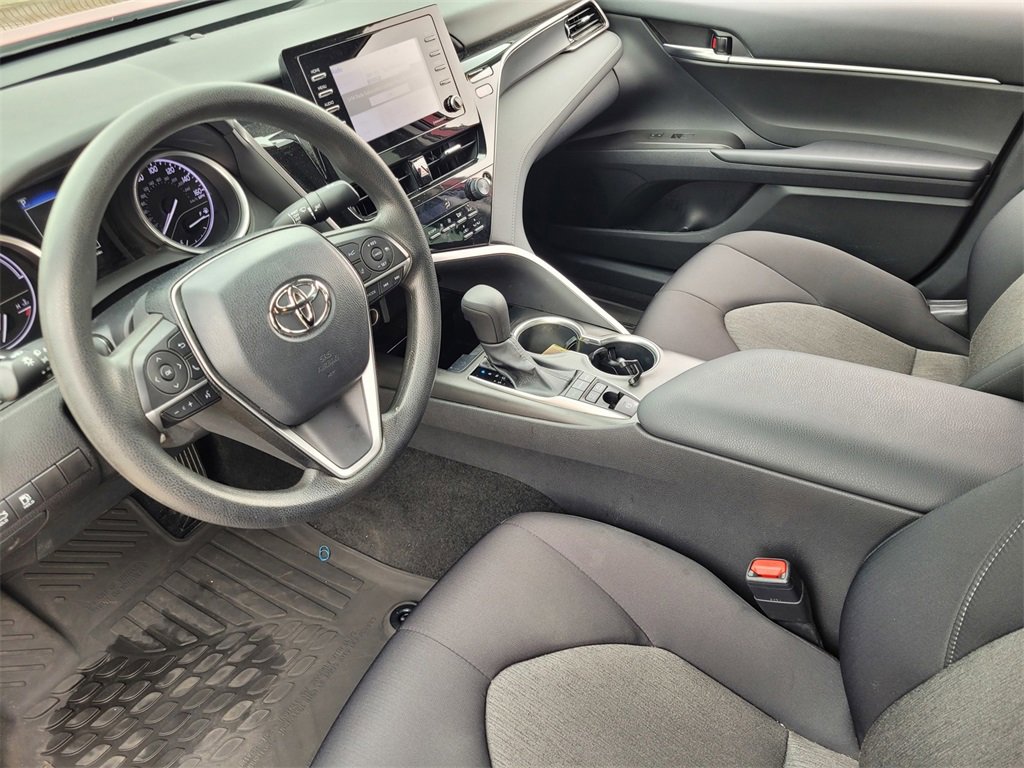 Used 2021 Toyota Camry LE image 18
