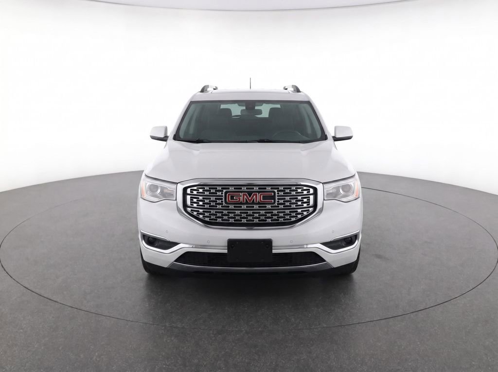 Used 2019 GMC Acadia Denali w/ Technology Package FWD image 2