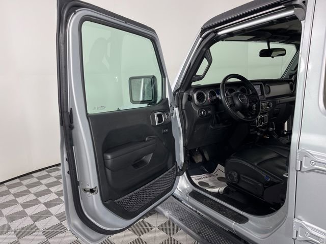 Used 2023 Jeep Wrangler Sport S image 16