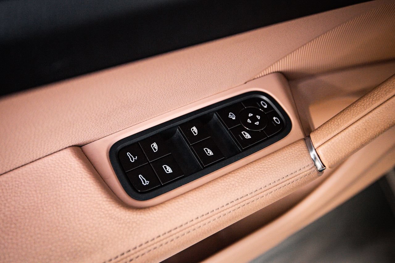 Used 2019 Porsche Cayenne AWD/4WD image 22