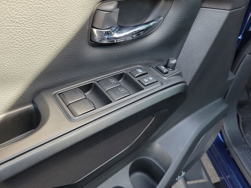 Used 2024 Nissan Titan PRO-4X w/ Pro-4x Convenience Package image 9