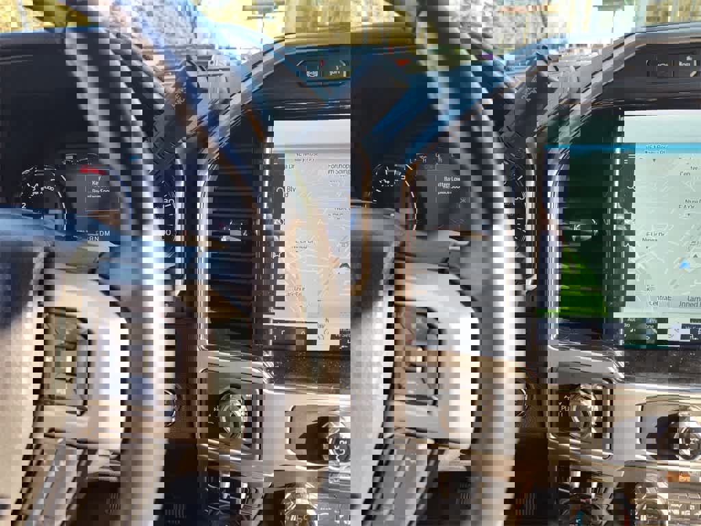 Used 2022 Ford F350 Platinum w/ FX4 Off-Road Package image 20