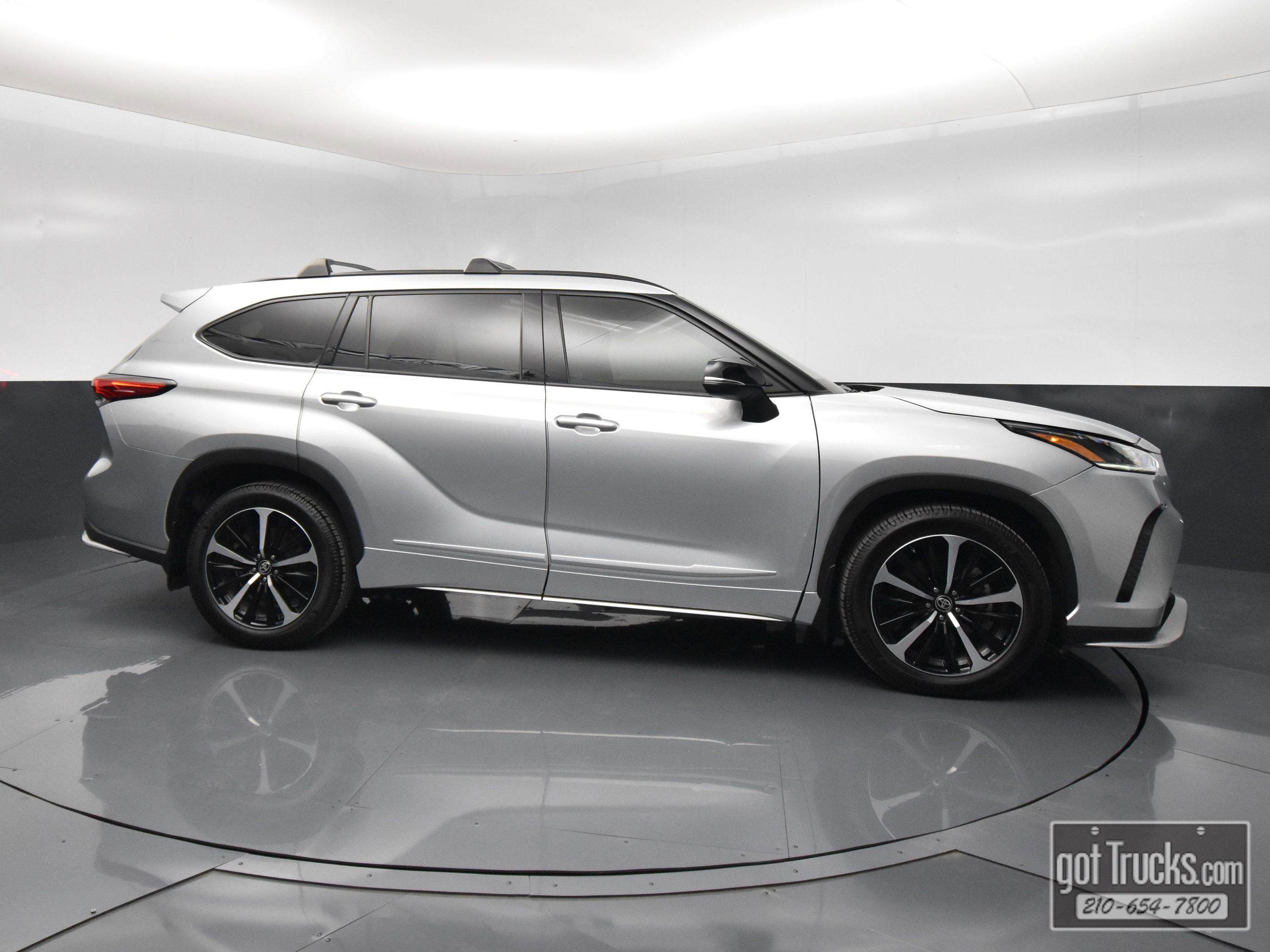 Used 2021 Toyota Highlander XSE FWD image 51