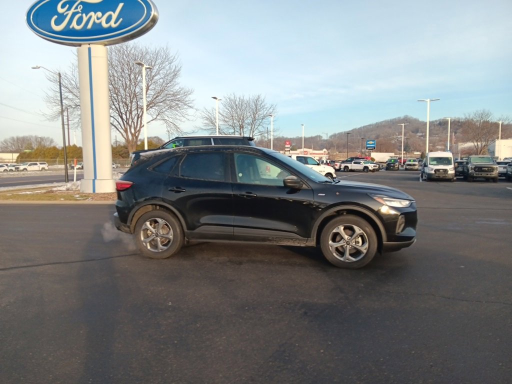 Used 2025 Ford Escape ST-Line image 4