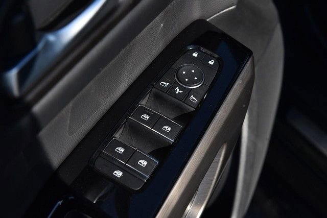 Certified 2025 Nissan Pathfinder Platinum w/ Lighting Package (N93) image 9