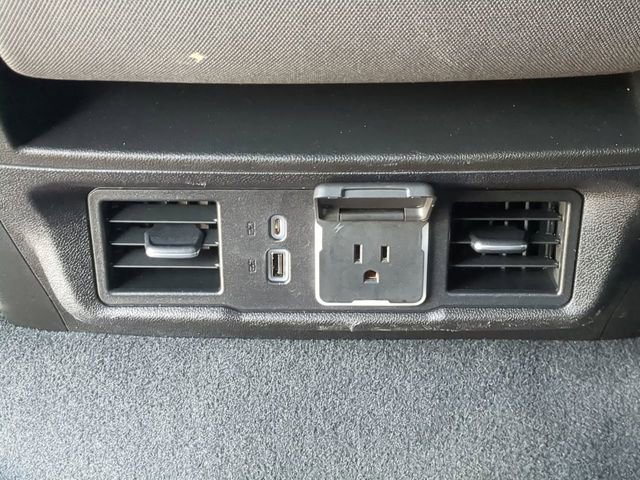 Used 2023 GMC Sierra 1500 SLE w/ X31 Off-Road Package image 17