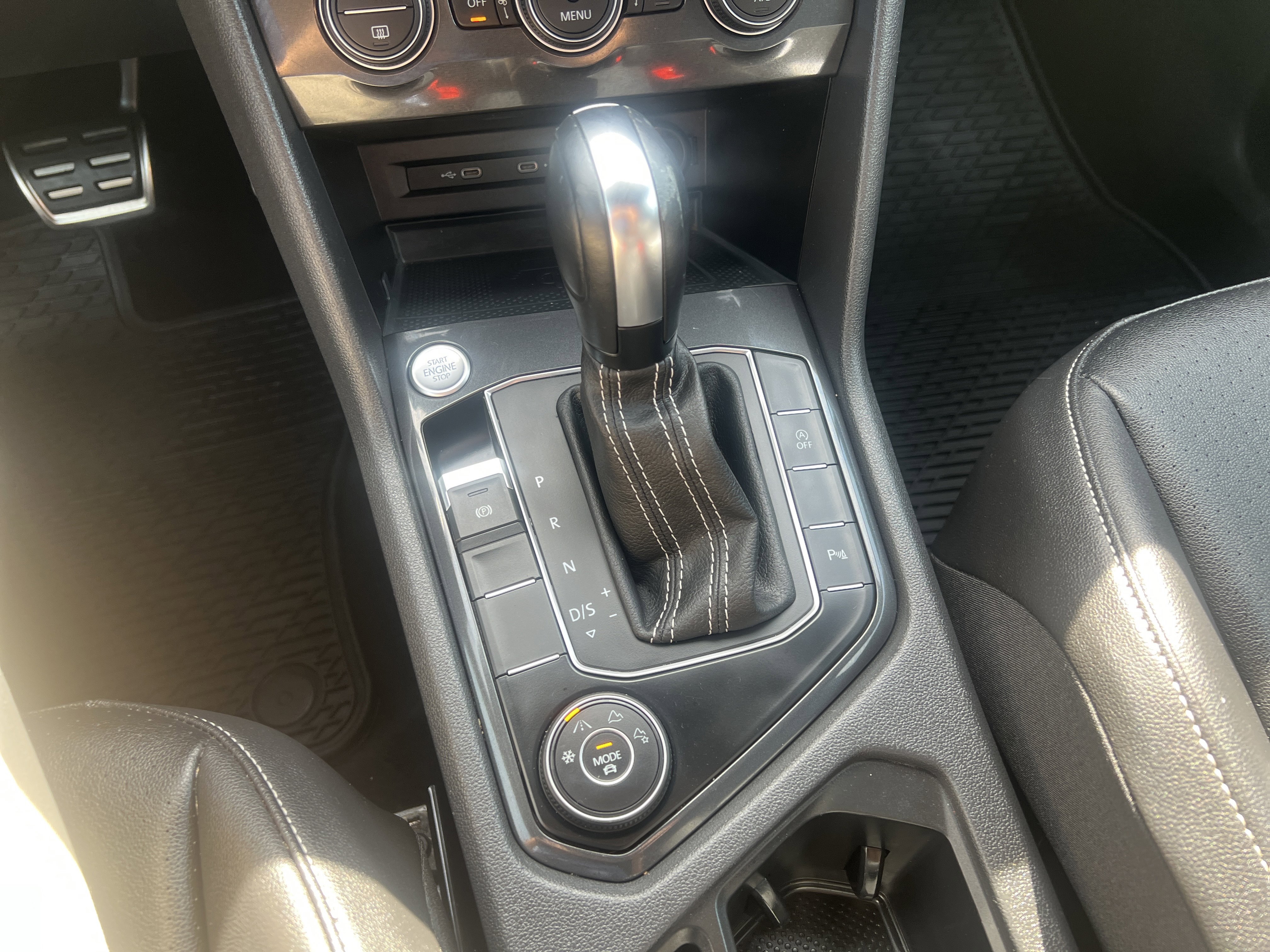 Used 2021 Volkswagen Tiguan SE R-Line image 24