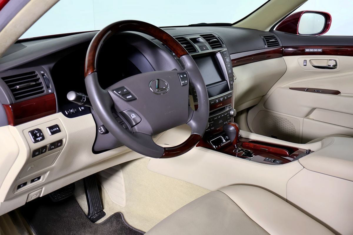 Used 2011 Lexus LS 460 L w/ Luxury Pkg AWD/4WD image 25