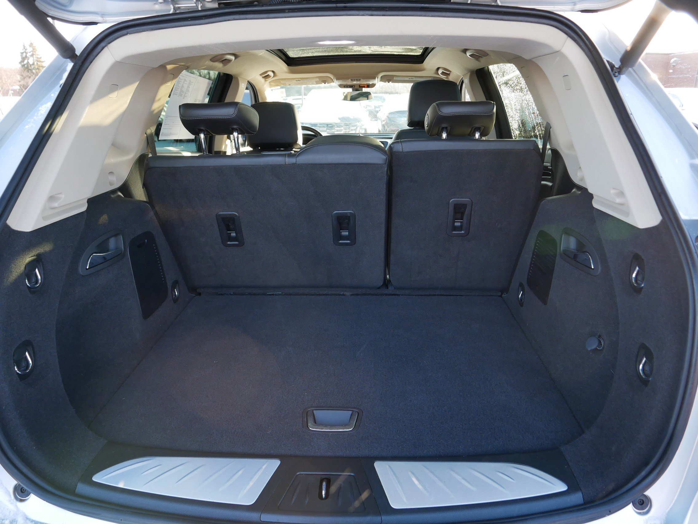 Used 2017 Buick Envision Essence w/ LPO, Cargo Package image 18