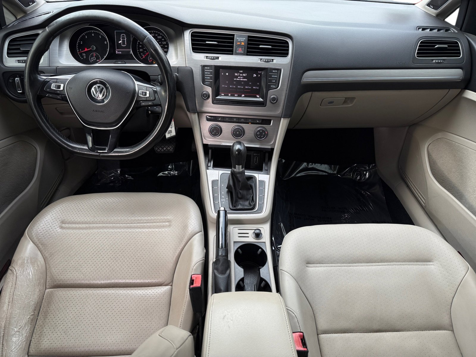 Used 2015 Volkswagen Golf SE w/ Lighting Package image 10