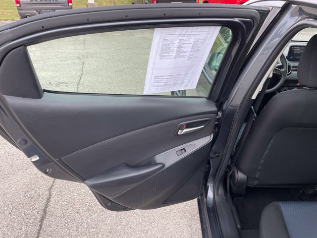 Used 2019 Toyota Yaris LE FWD image 48