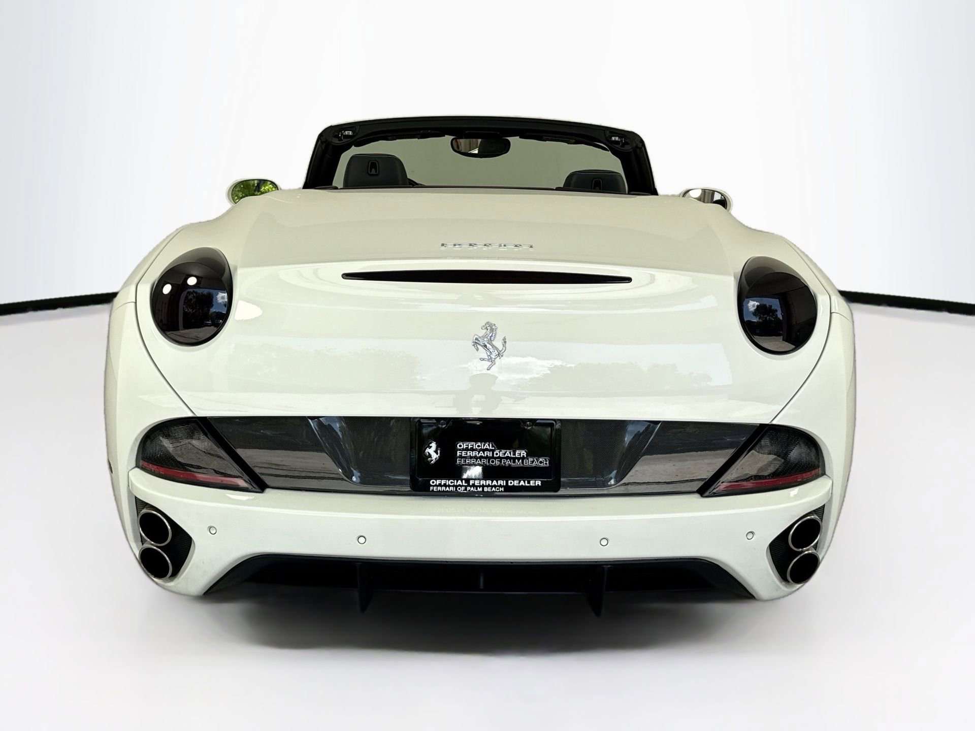 Used 2010 Ferrari California RWD image 6