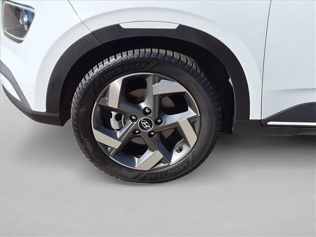 Used 2022 Hyundai Venue Limited FWD image 23