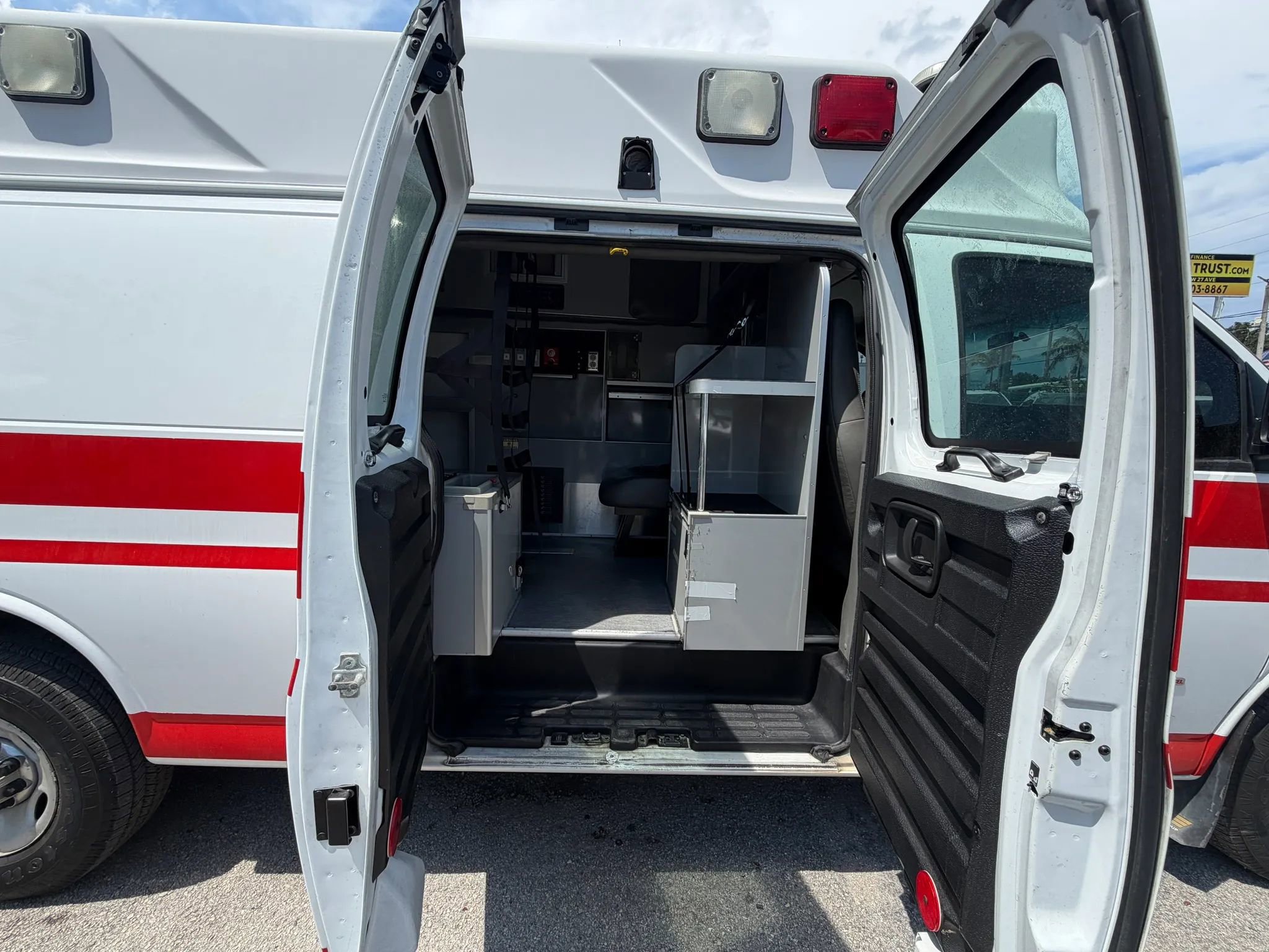 Used 2016 Chevrolet Express 3500 Extended w/ Ambulance Package RWD image 11