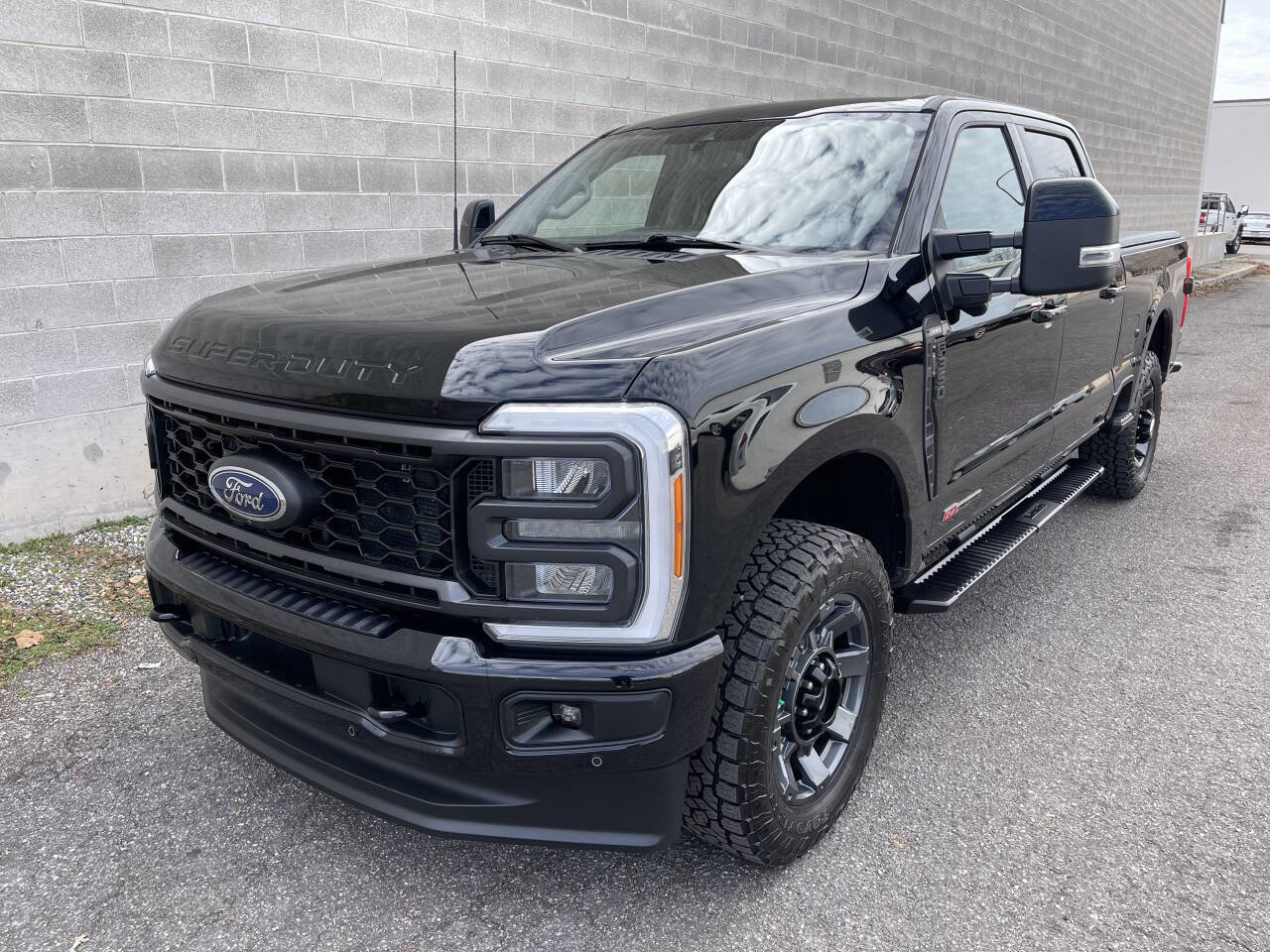 Used 2023 Ford F350 Lariat w/ Lariat Ultimate Package image 12