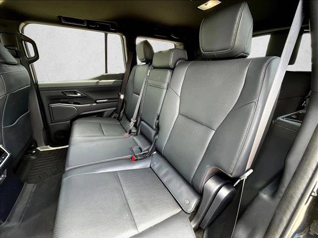 Used 2025 Lexus GX 550 w/ Cold Area Package AWD/4WD image 28