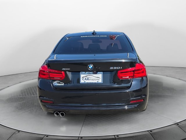 Used 2018 BMW 330i xDrive Sedan AWD/4WD image 4
