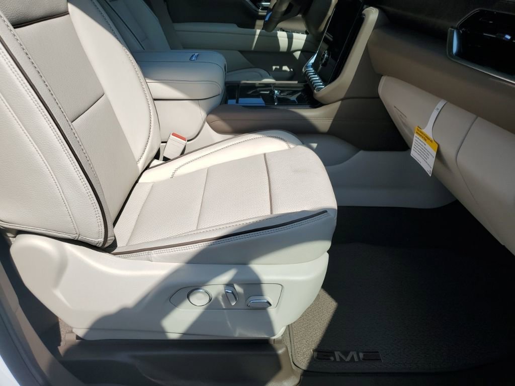 New 2026 GMC Yukon Denali image 16
