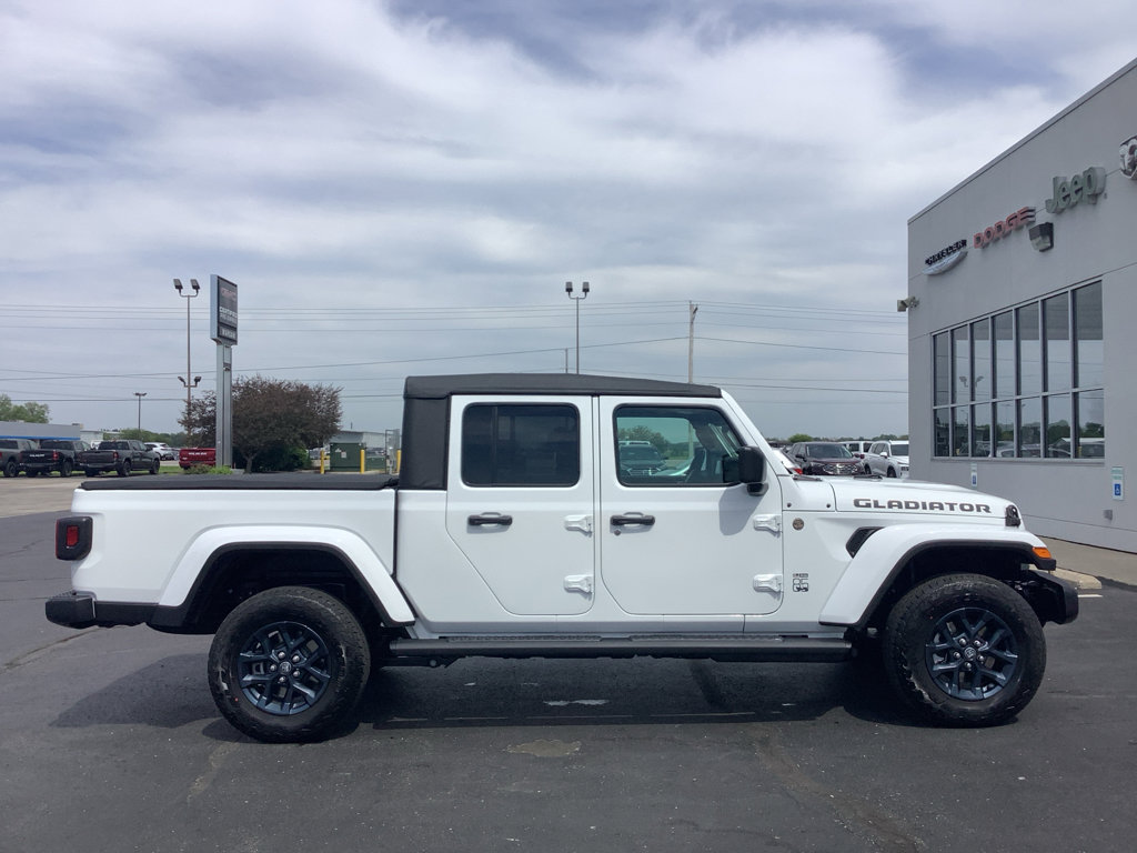 New 2026 Jeep Gladiator Sport AWD/4WD image 5