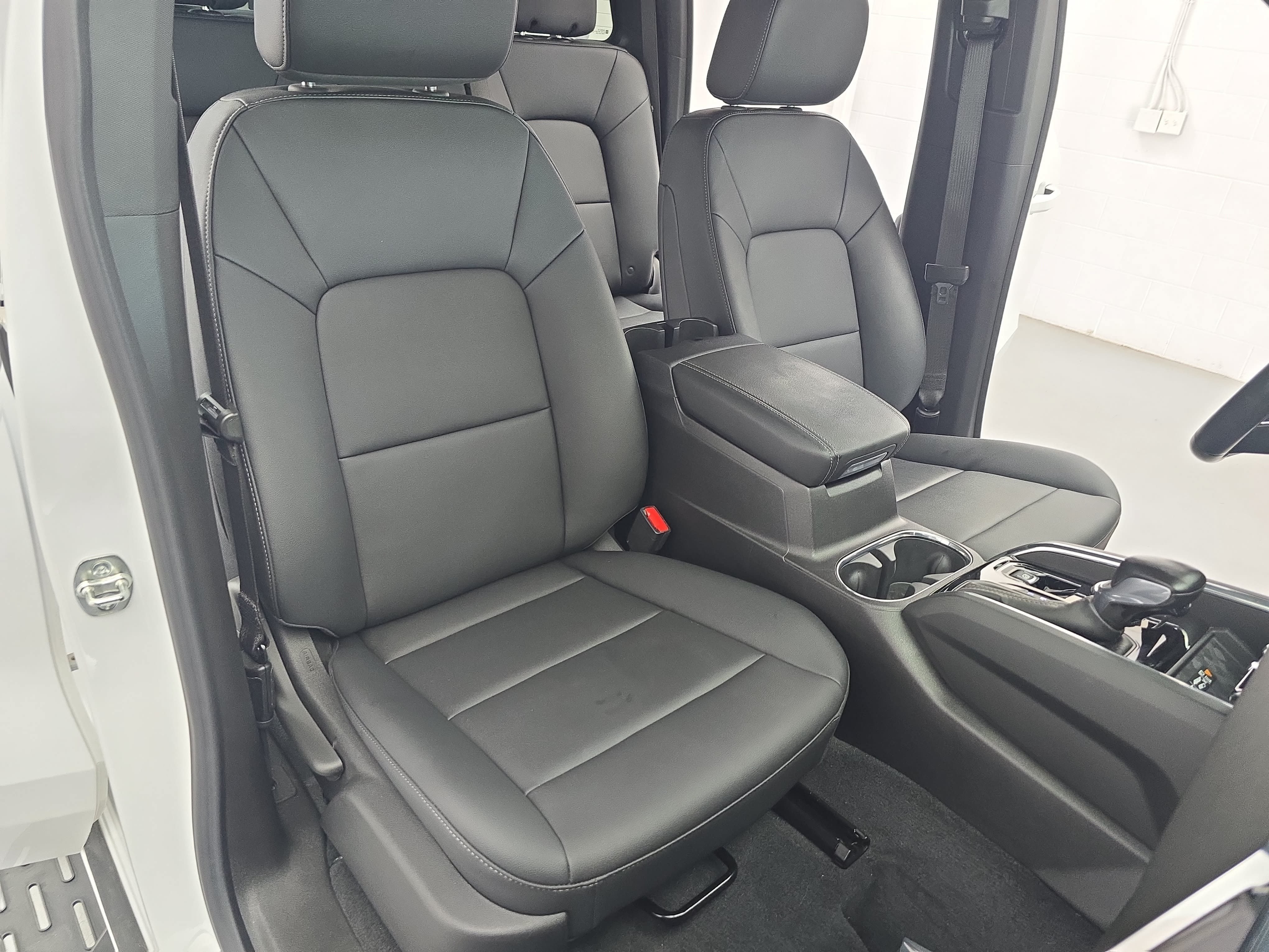 Used 2025 GMC Canyon Elevation w/ Convenience Package AWD/4WD image 10