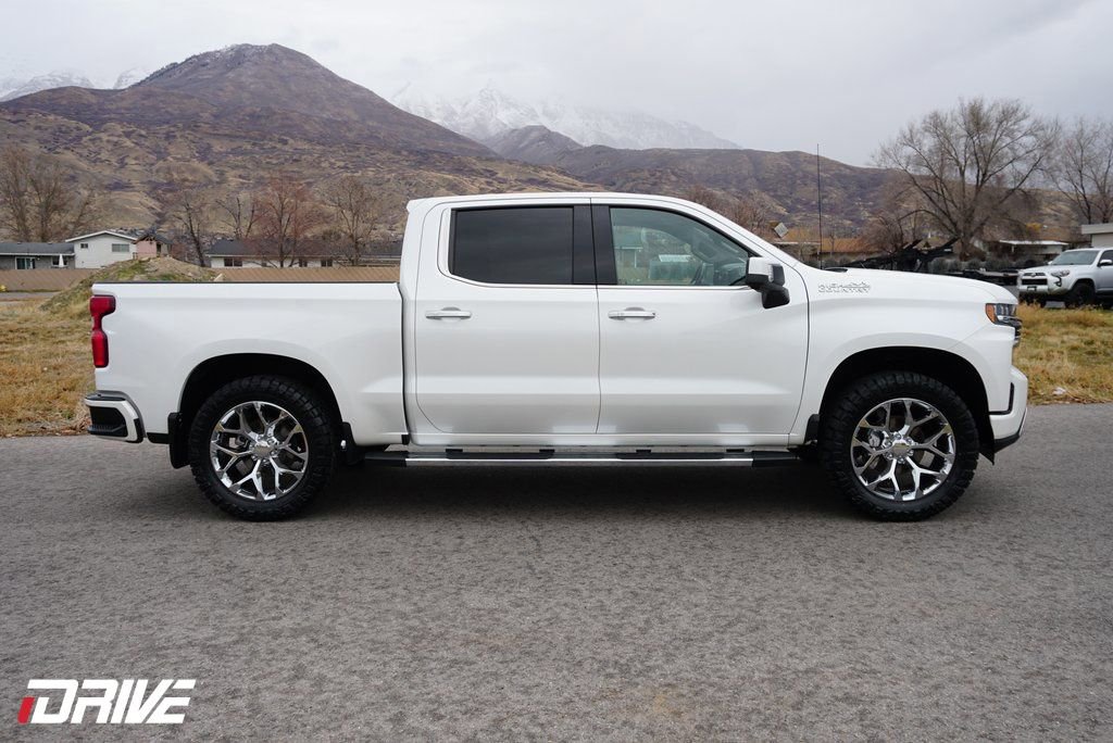 Used 2019 Chevrolet Silverado 1500 High Country image 12