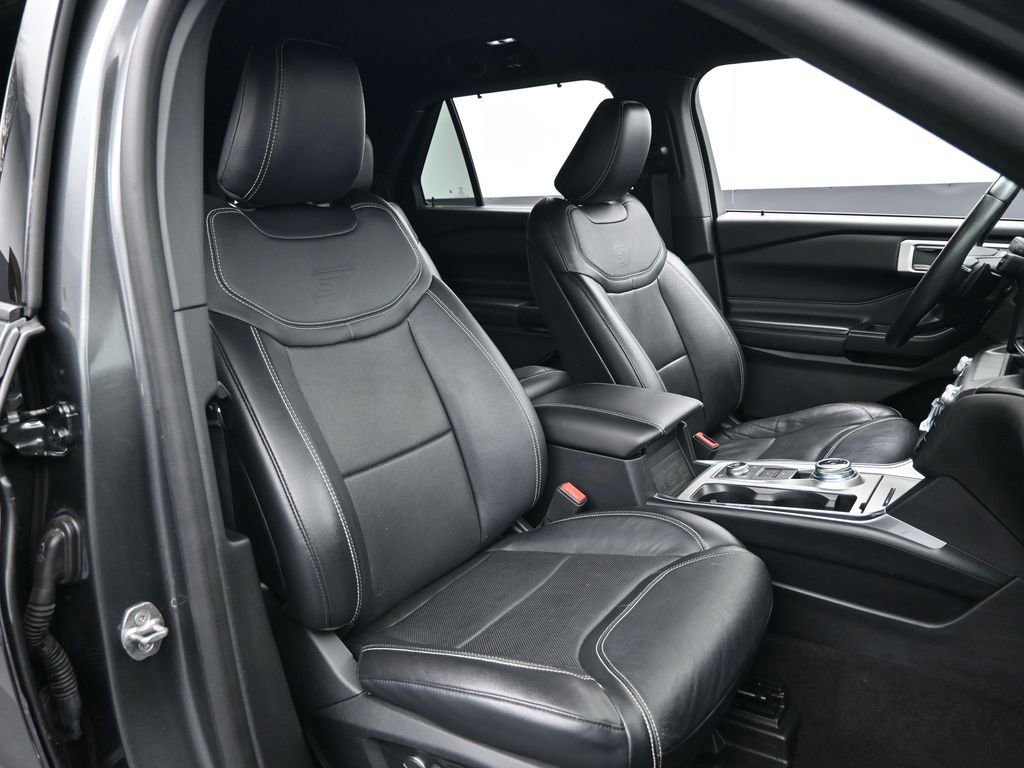 Used 2020 Ford Explorer ST image 32