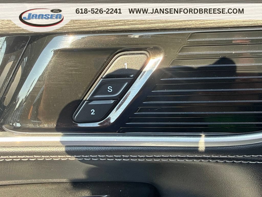 Used 2022 Jeep Wagoneer Series II AWD/4WD image 27