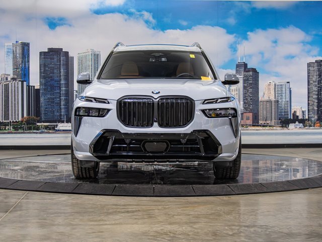 Certified 2025 BMW X7 xDrive40i w/ Executive Package image 3