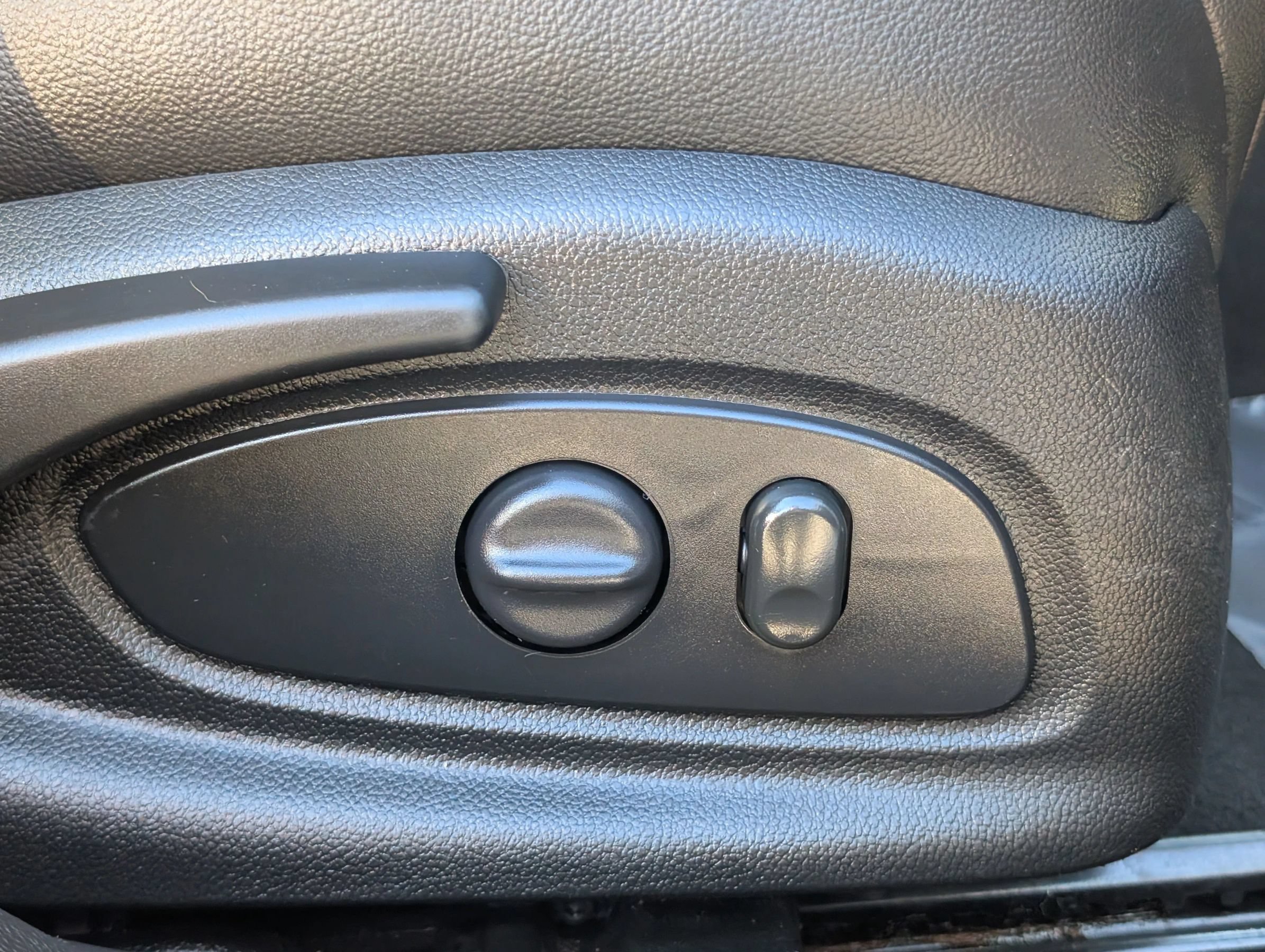 Used 2019 Chevrolet Impala LT FWD image 41