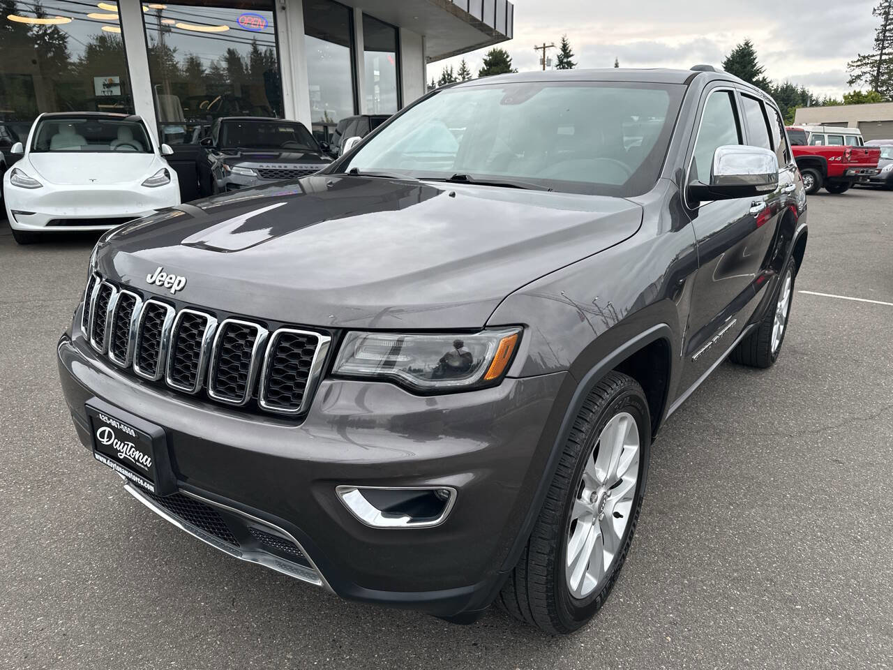 Used 2017 Jeep Grand Cherokee Limited w/ Luxury Group II image 1