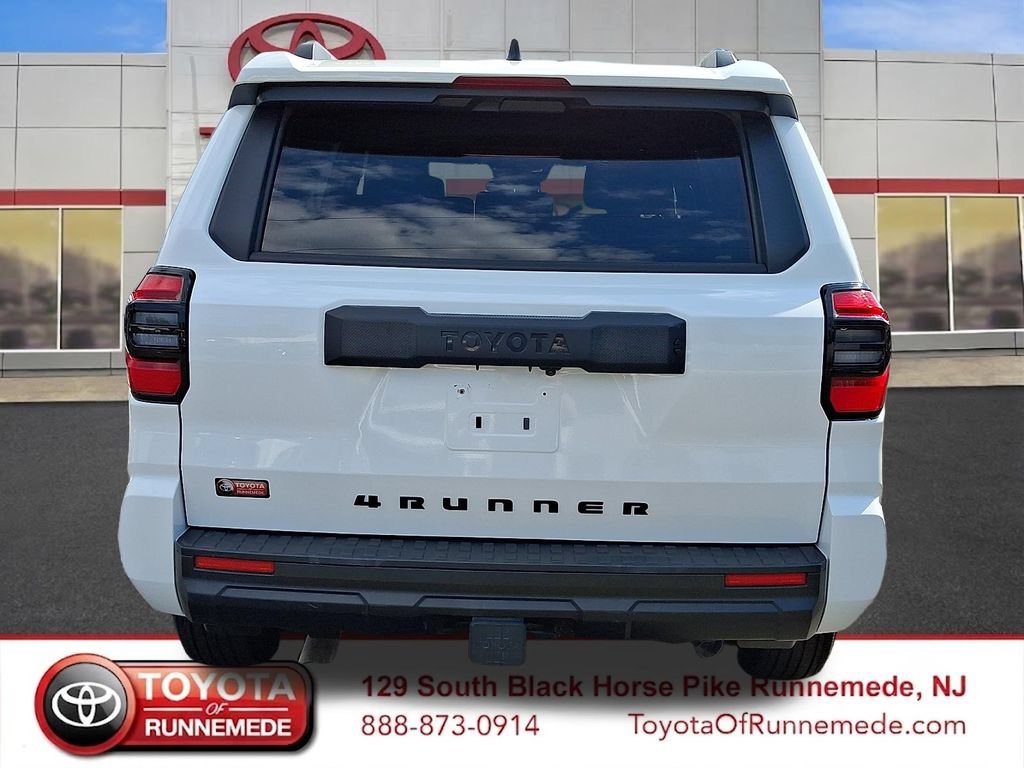 Certified 2025 Toyota 4Runner SR5 AWD/4WD image 5