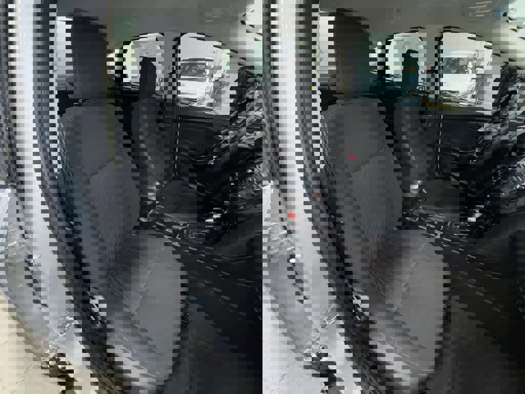 Used 2016 Ford Focus SE w/ SE Power Seat Package image 16